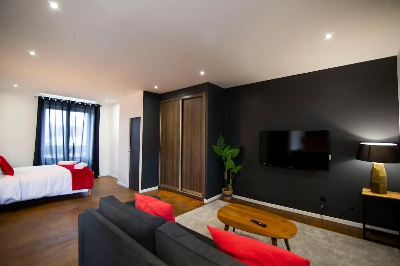 Les Suites Locarno Limoges Buitenkant foto