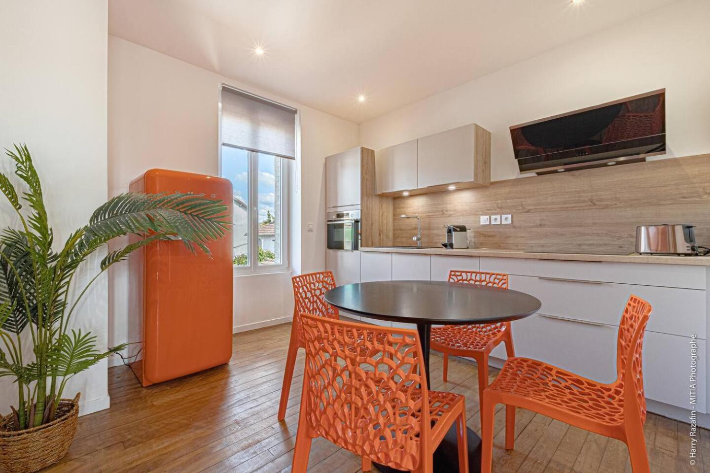 Les Suites Locarno Limoges Buitenkant foto