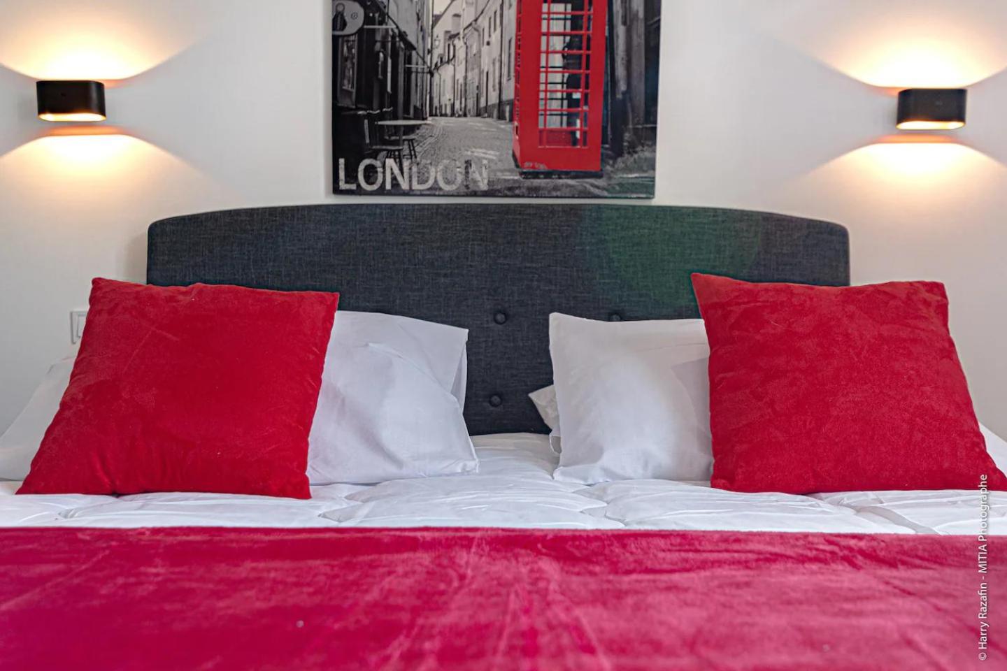 Les Suites Locarno Limoges Buitenkant foto