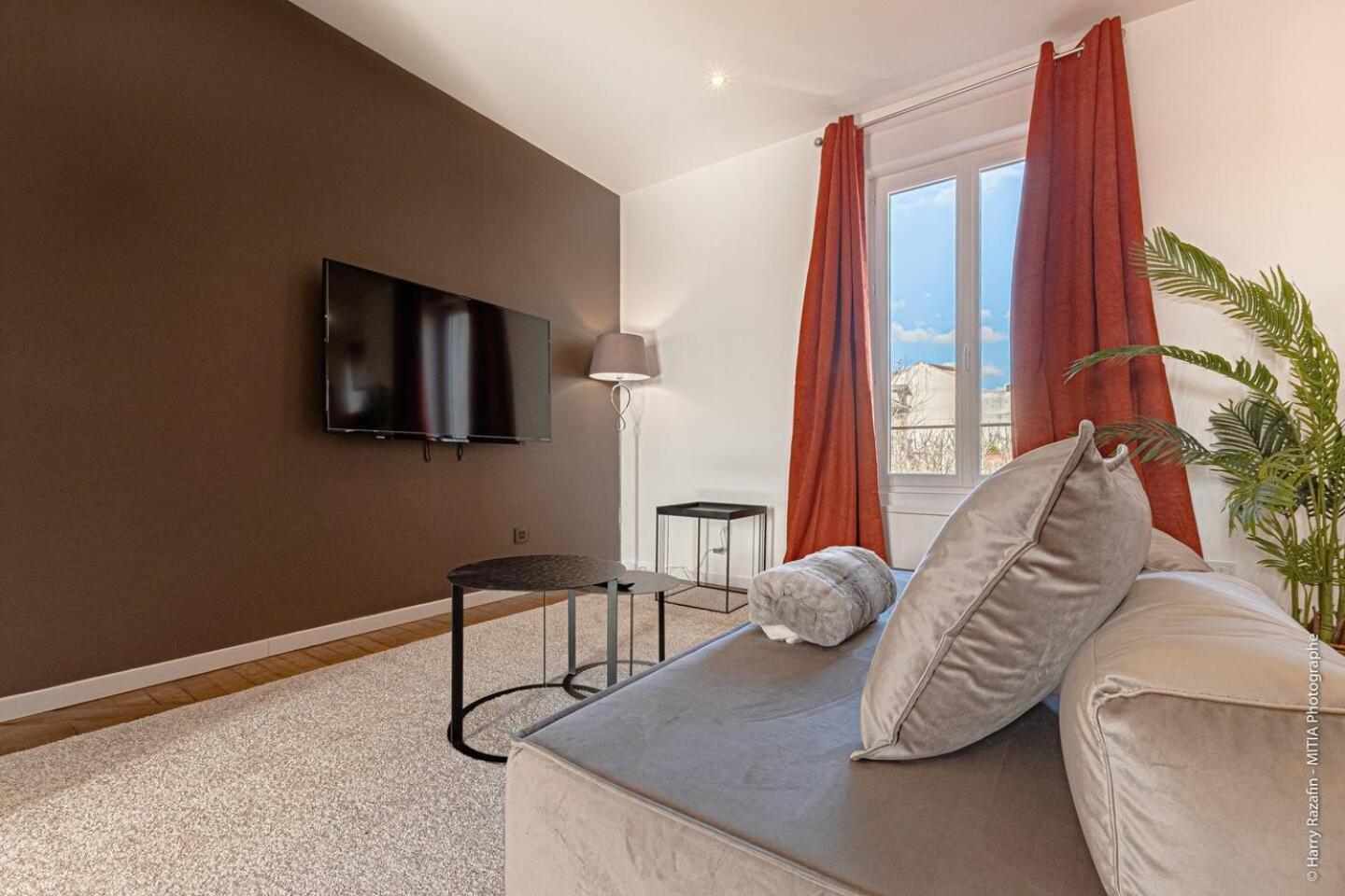 Les Suites Locarno Limoges Buitenkant foto